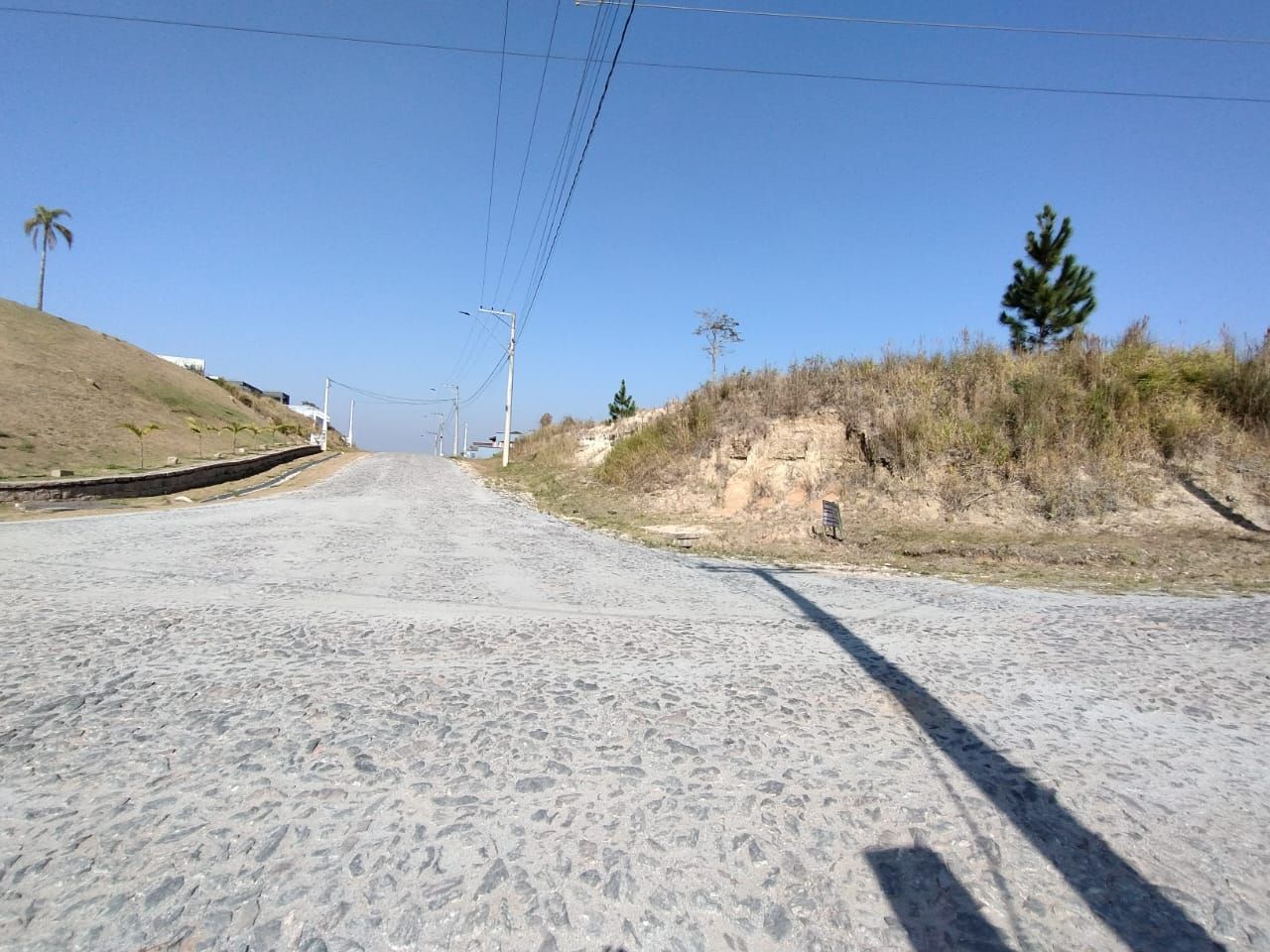 Terreno em Condomínio Alto Padrão (1.365m² – Jacareí/Guararema)