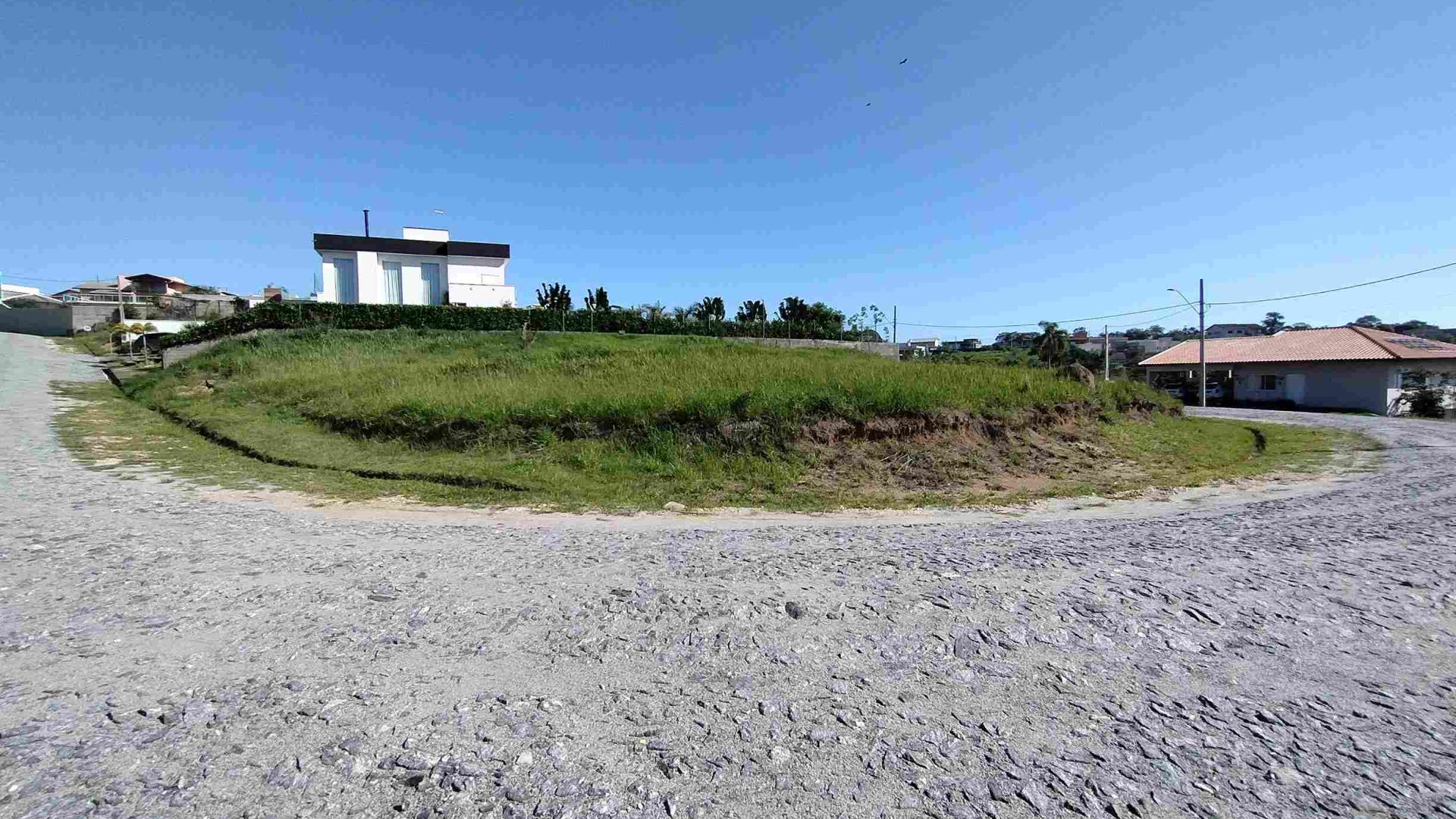 Terreno em Condomínio Alto Padrão (1.534m² – Jacareí/Guararema)