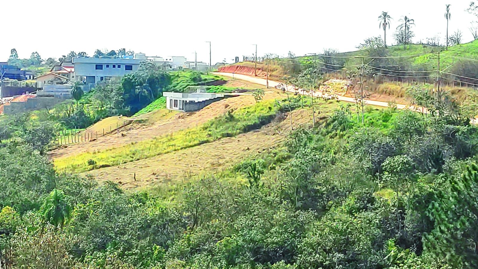 Terreno em Condomínio Alto Padrão (1.120m² – Jacareí/Guararema)