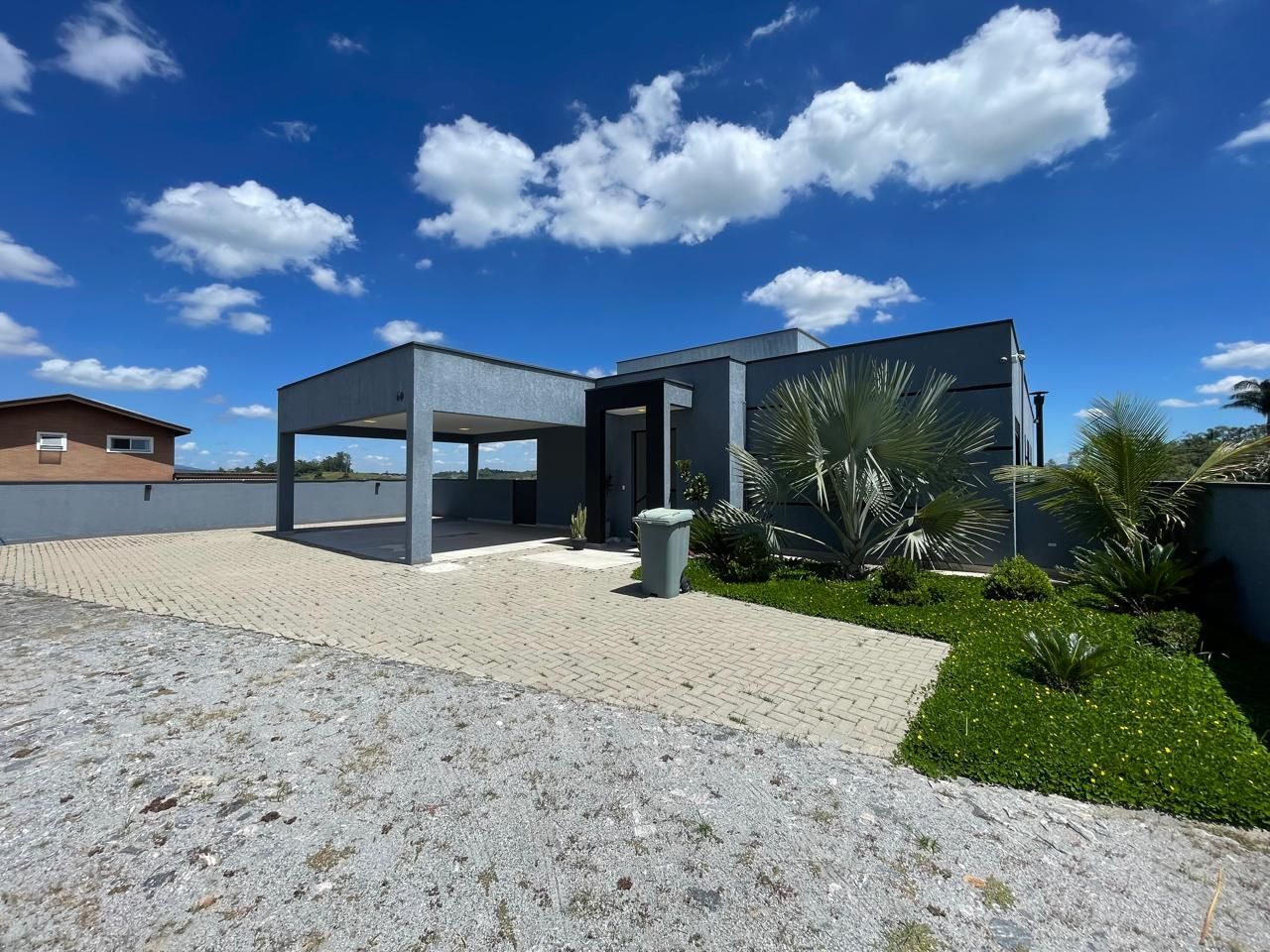 Casa c/Suítes em Condomínio Alto Padrão (1.096 m² – Jacareí/Guararema) – Mobiliada