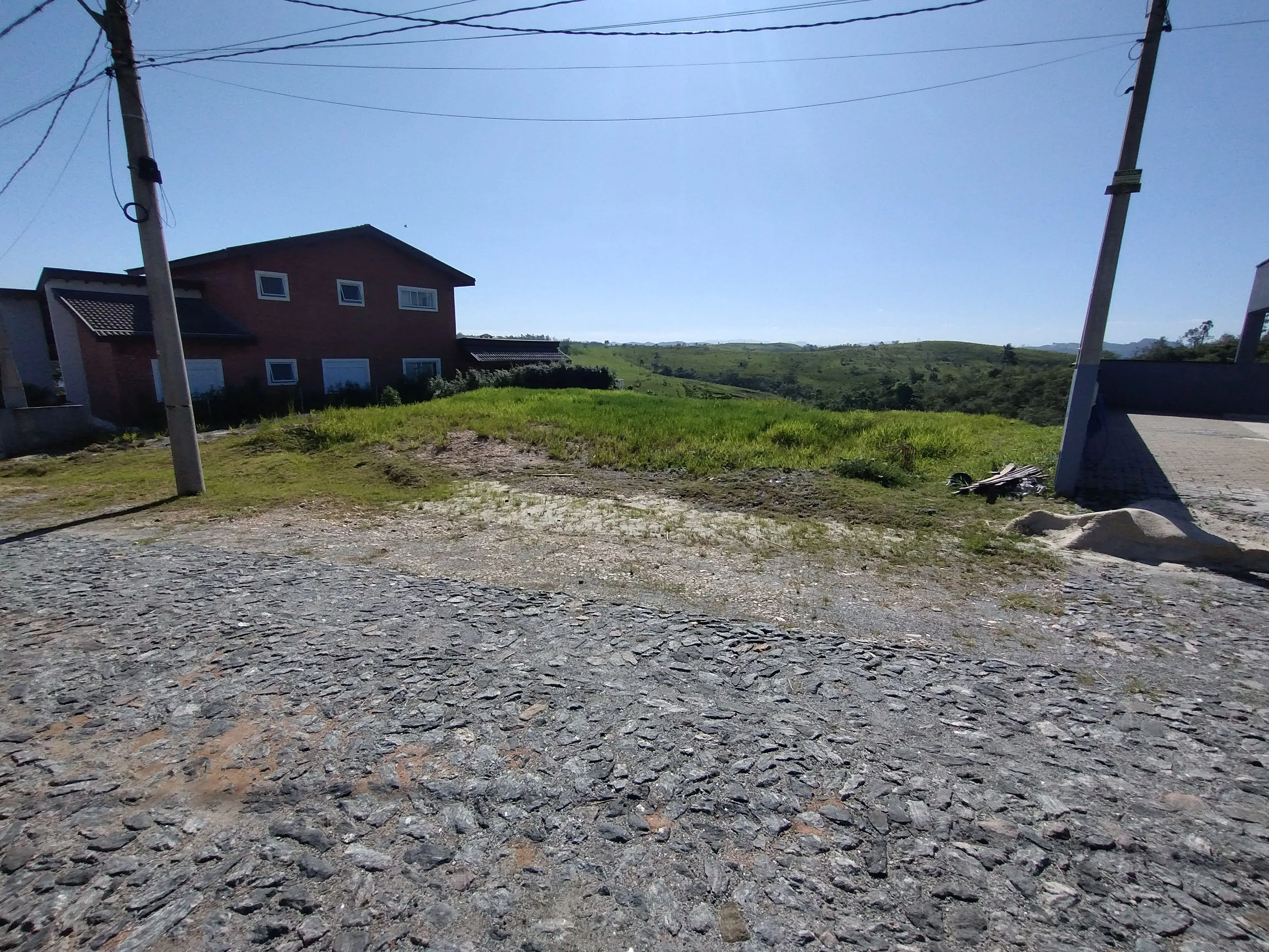 Terreno em Condomínio Alto Padrão (1.372m² – Jacareí/Guararema)