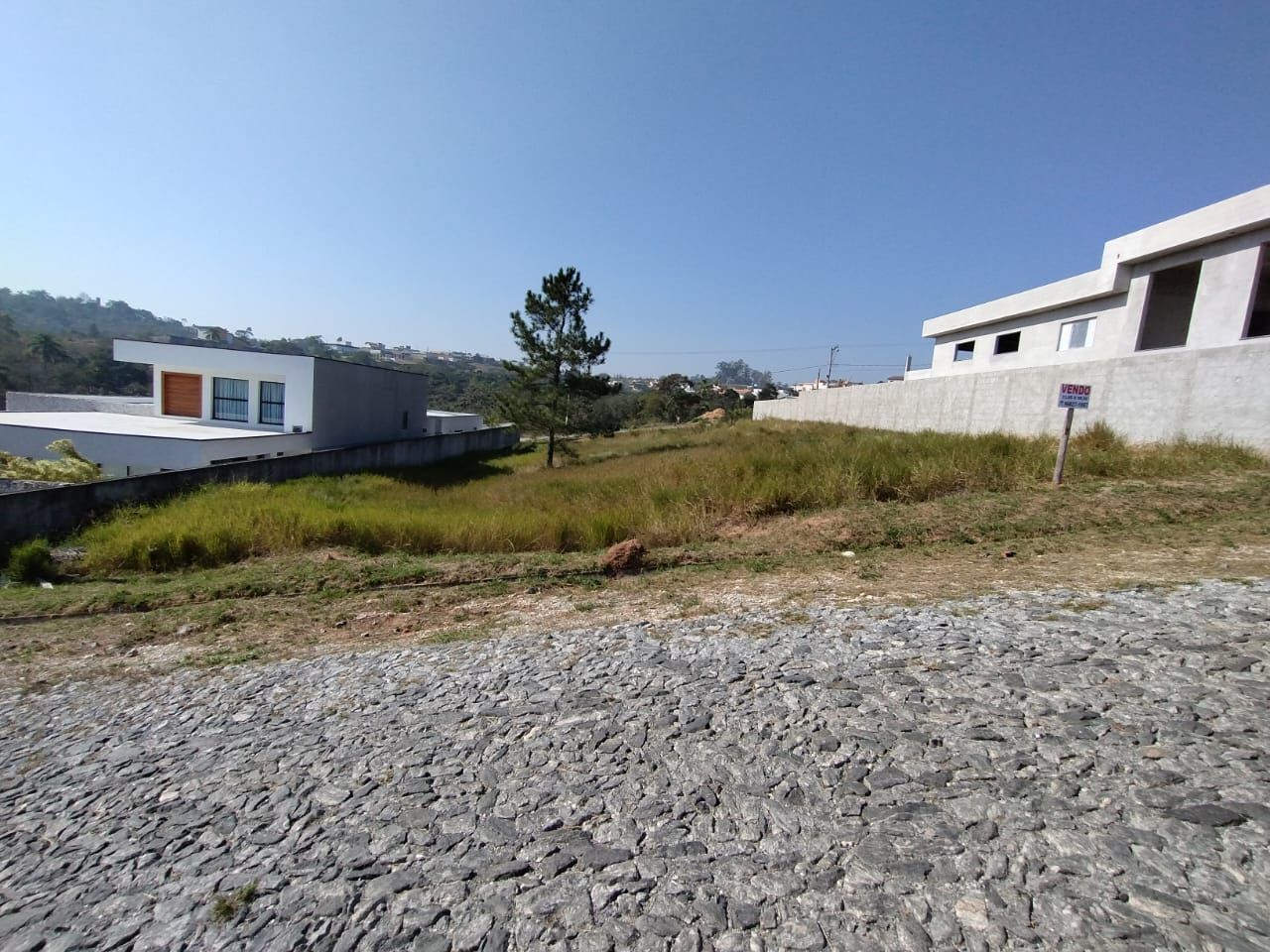 Terreno em Condomínio Alto Padrão (1.204m² – Jacareí/Guararema)